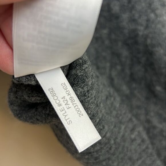 J. crew Factory cc962 Gray Cable-knit cardigan extra-soft NWOT/repaired size xxs - Picture 9 of 13